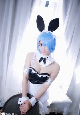 帮妹妹穿尾巴顺便啪啪_720免费播放