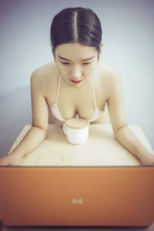 两根双龙玩弄尿喷H肉在线观看_DVD电影完整版