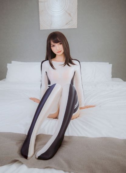 正在播放极品粉嫩美女jk蜜桃臀_BD高清在线