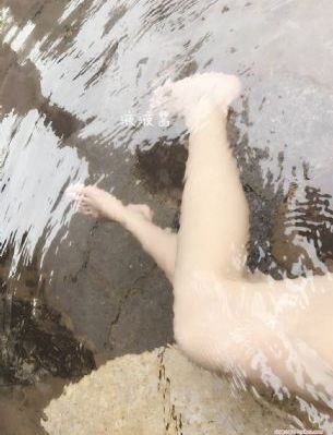 边偷人边打电话国产_超清在线手机播放